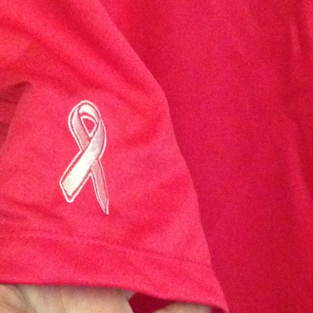 E740 Men's Breast Cancer Awareness Top Sz XL NWOT